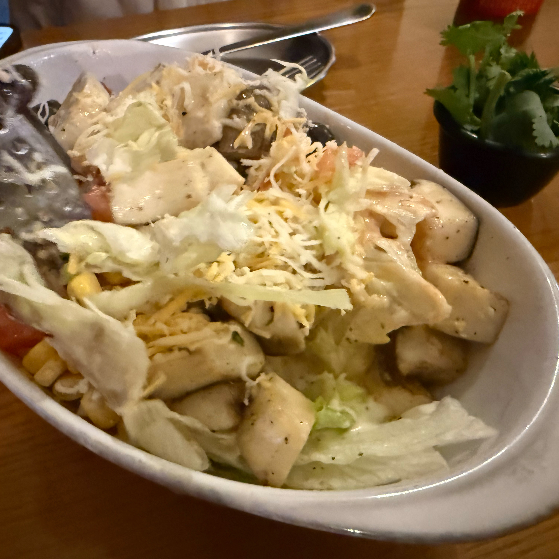 다양한 재료가 섞인 멕시칸 보울