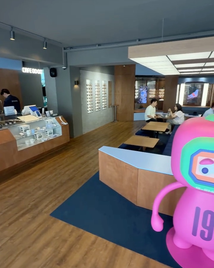 Visitor review