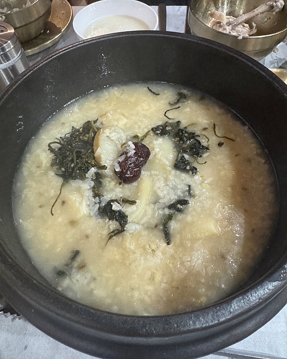 유평리백숙집 향동점 한상 차림