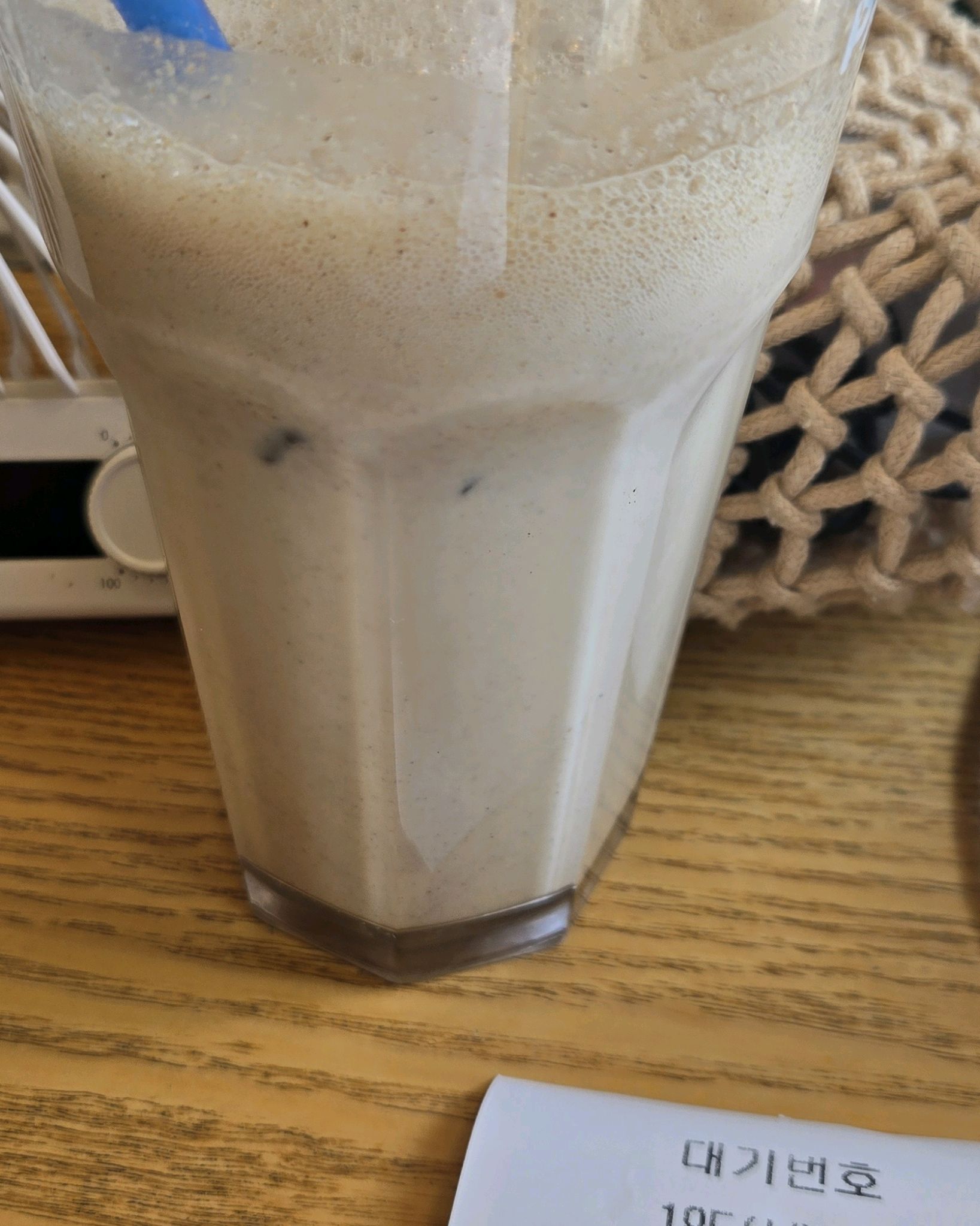 빽다방 속초중앙로점 (Paik's Coffee Sokcho Jungang-ro) 8