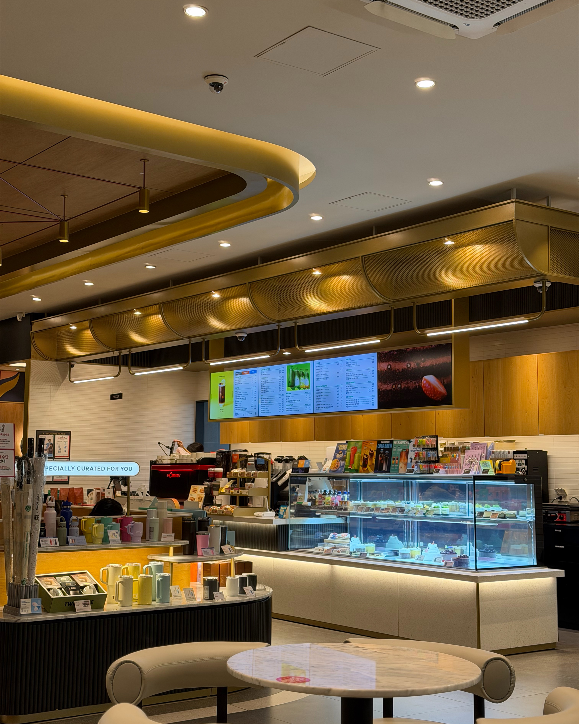 투썸플레이스 속초교동점 (Twosome Place Sokcho Gyodong) 4