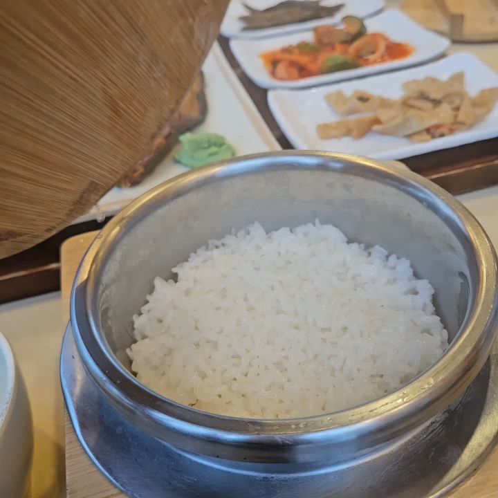 바담생선구이 속초본점 (Badam Saengseon Gui Sokcho Bonjeom) 9