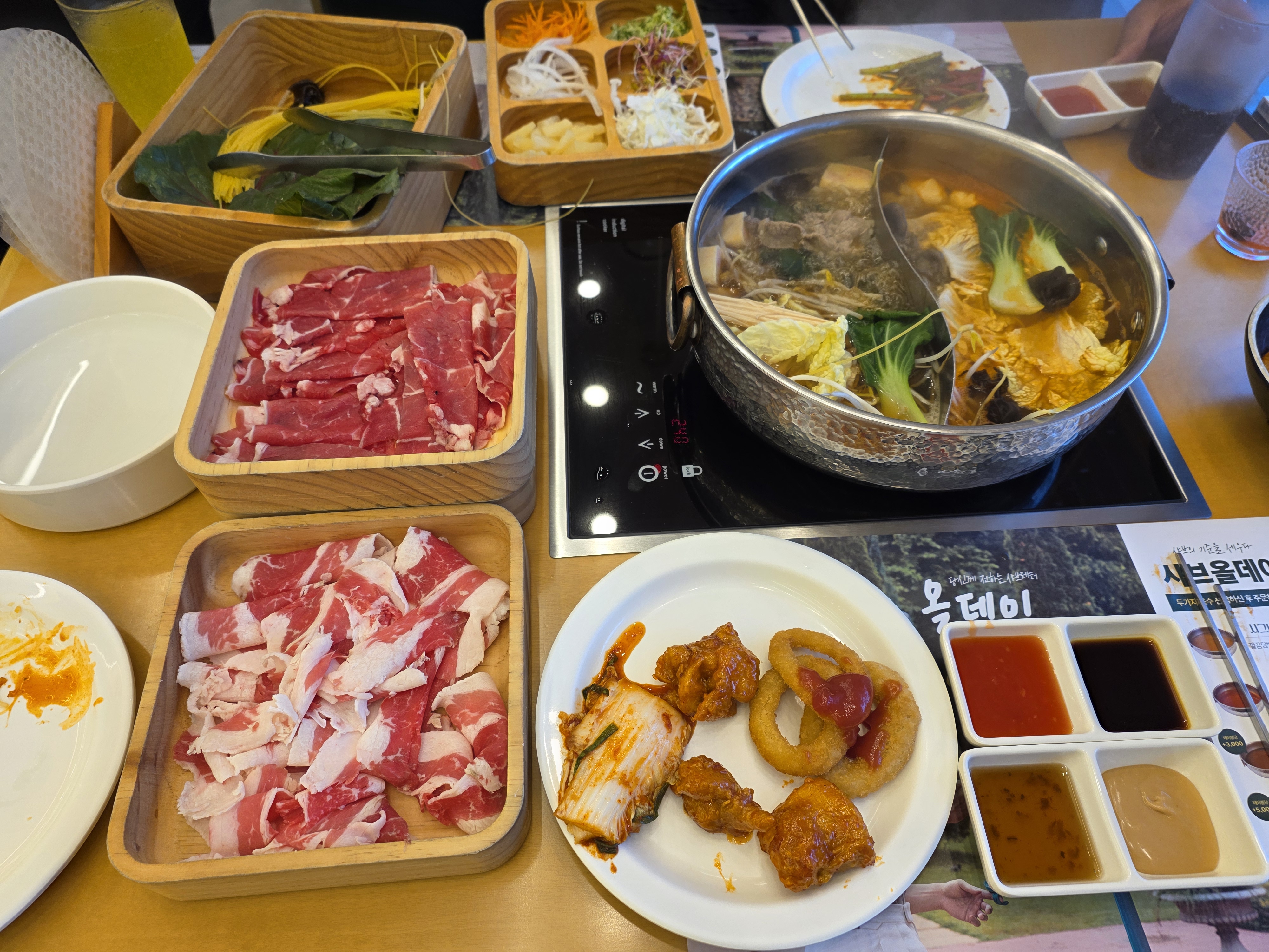 샤브올데이 속초점 (Shabu All Day Sokcho-jeom) 4