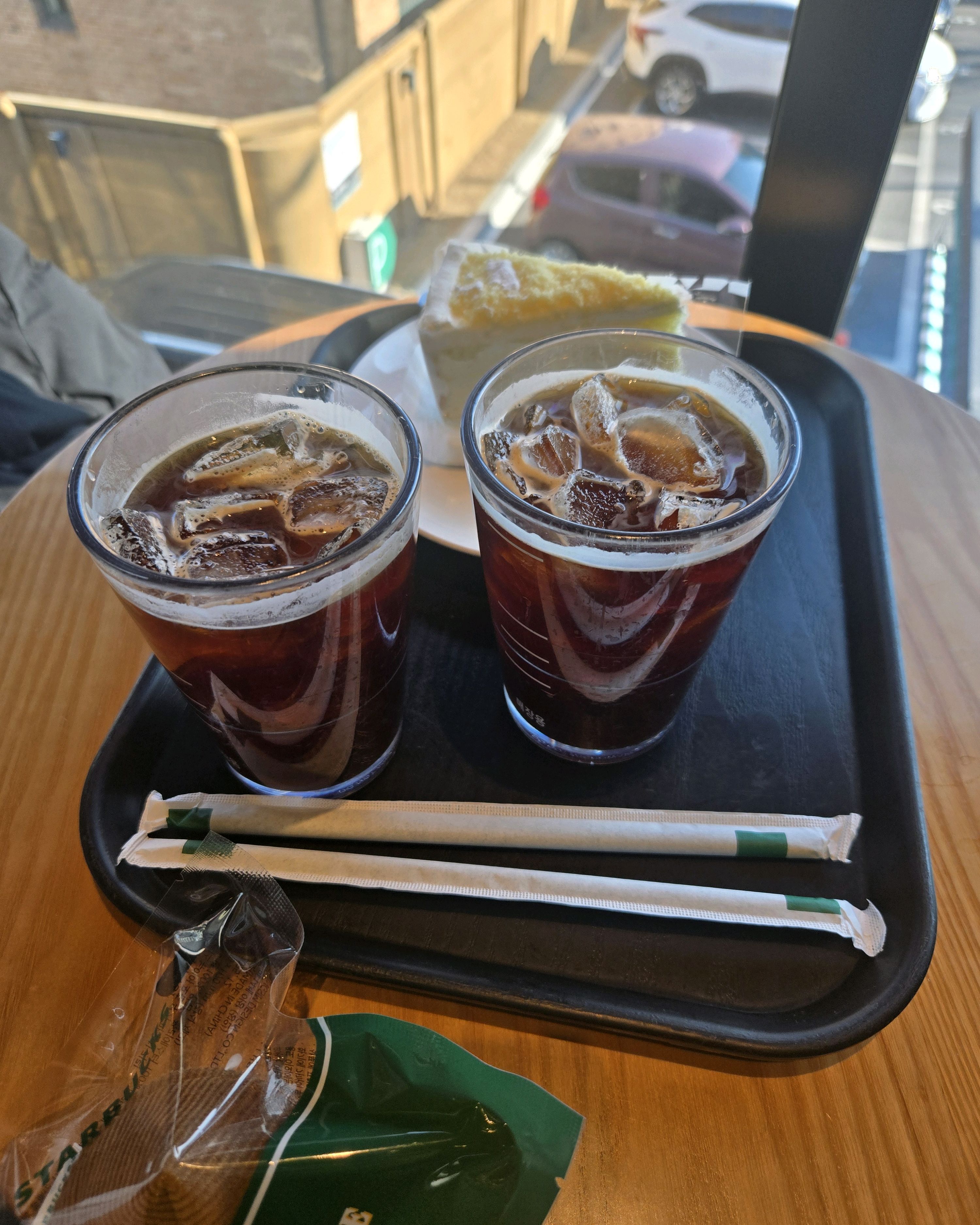 커피와 디저트 세트