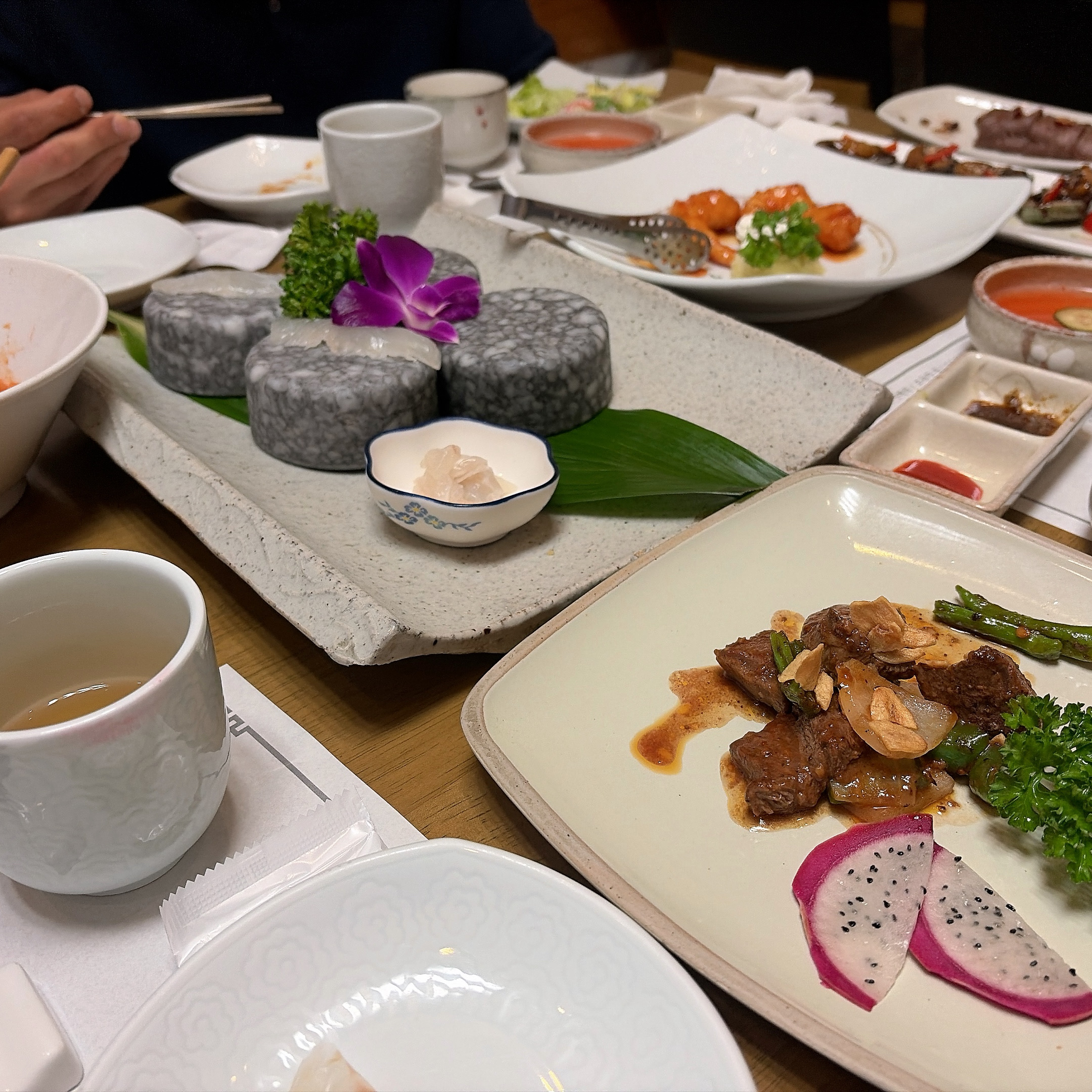 석화 한정식의 갈비 요리