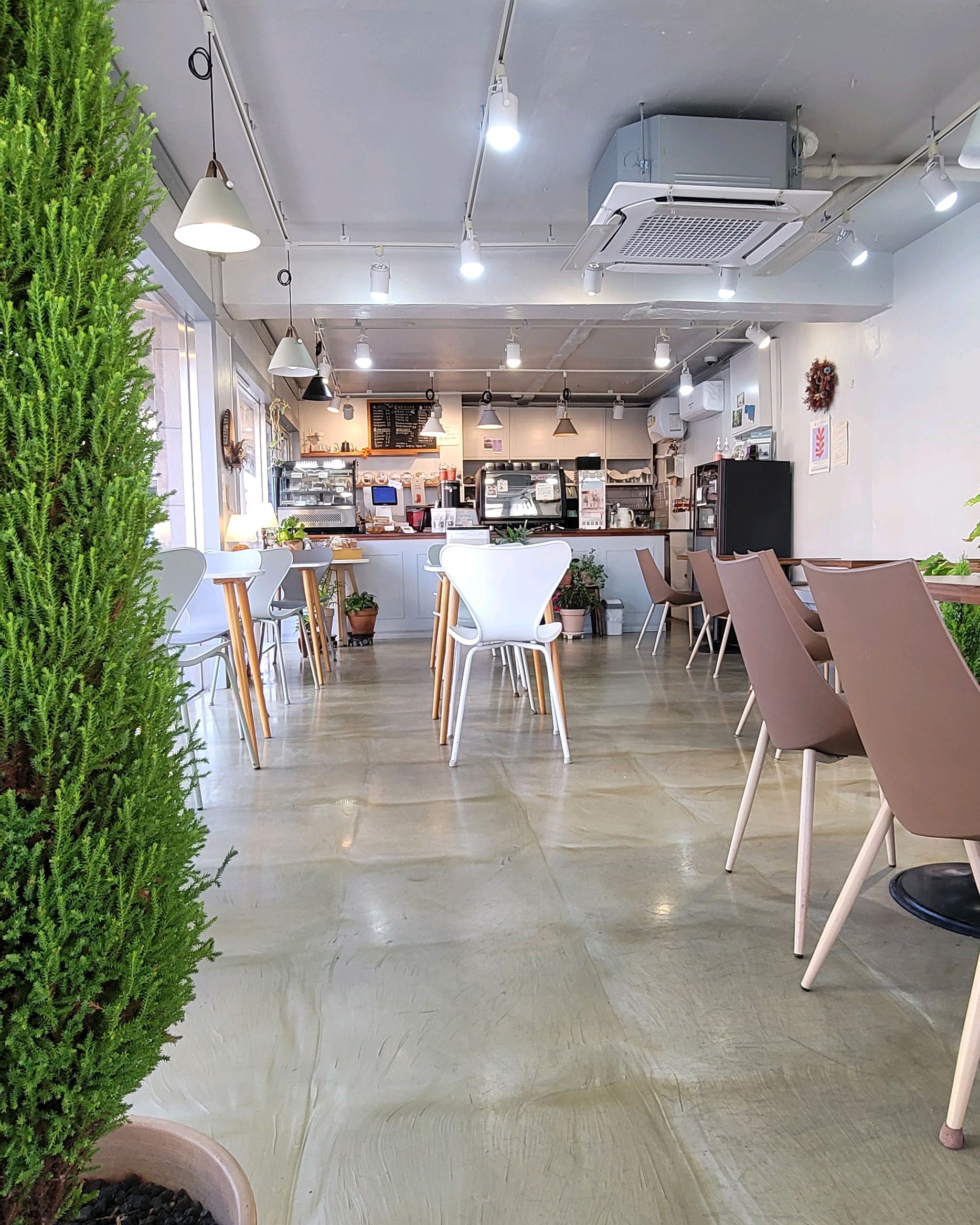 동명커피 (Dongmyeong Coffee) 9