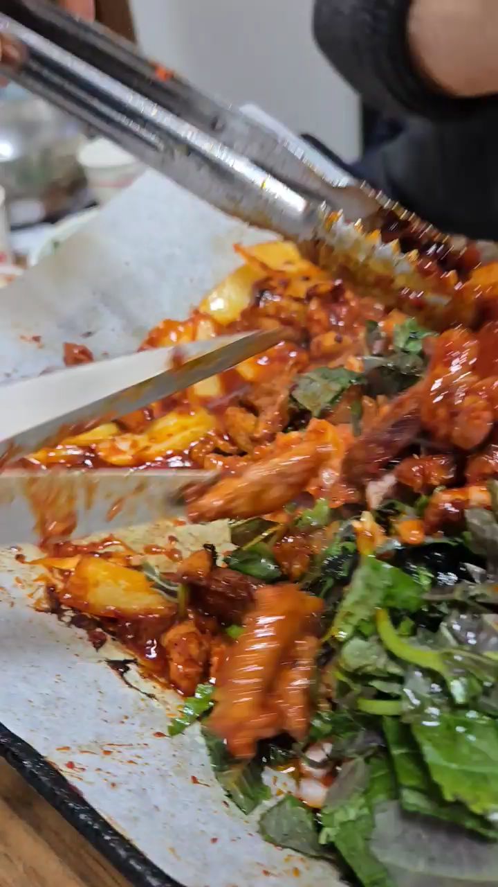 오리로스를 굽는 장면