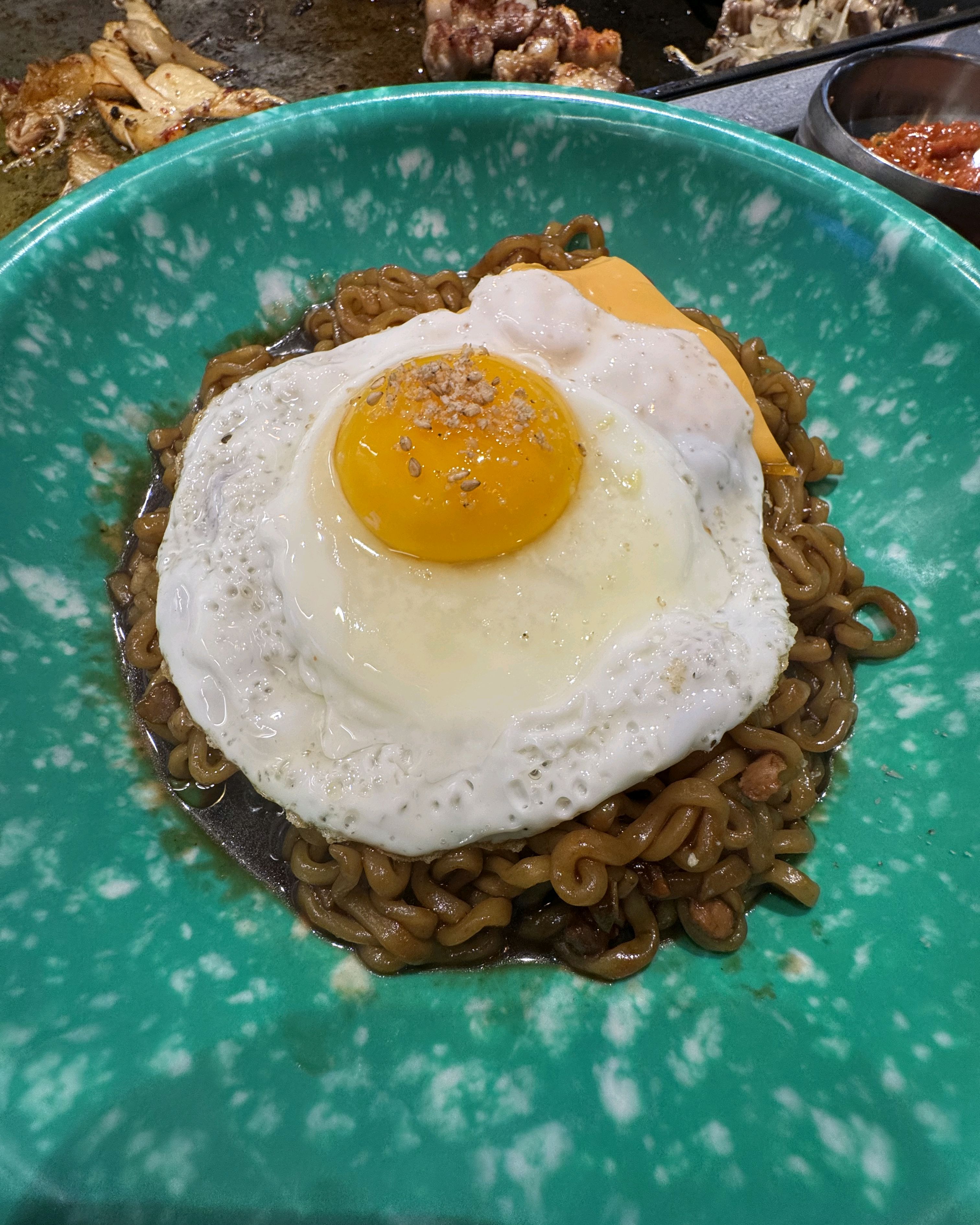 삼겹살과 다양한 가니쉬