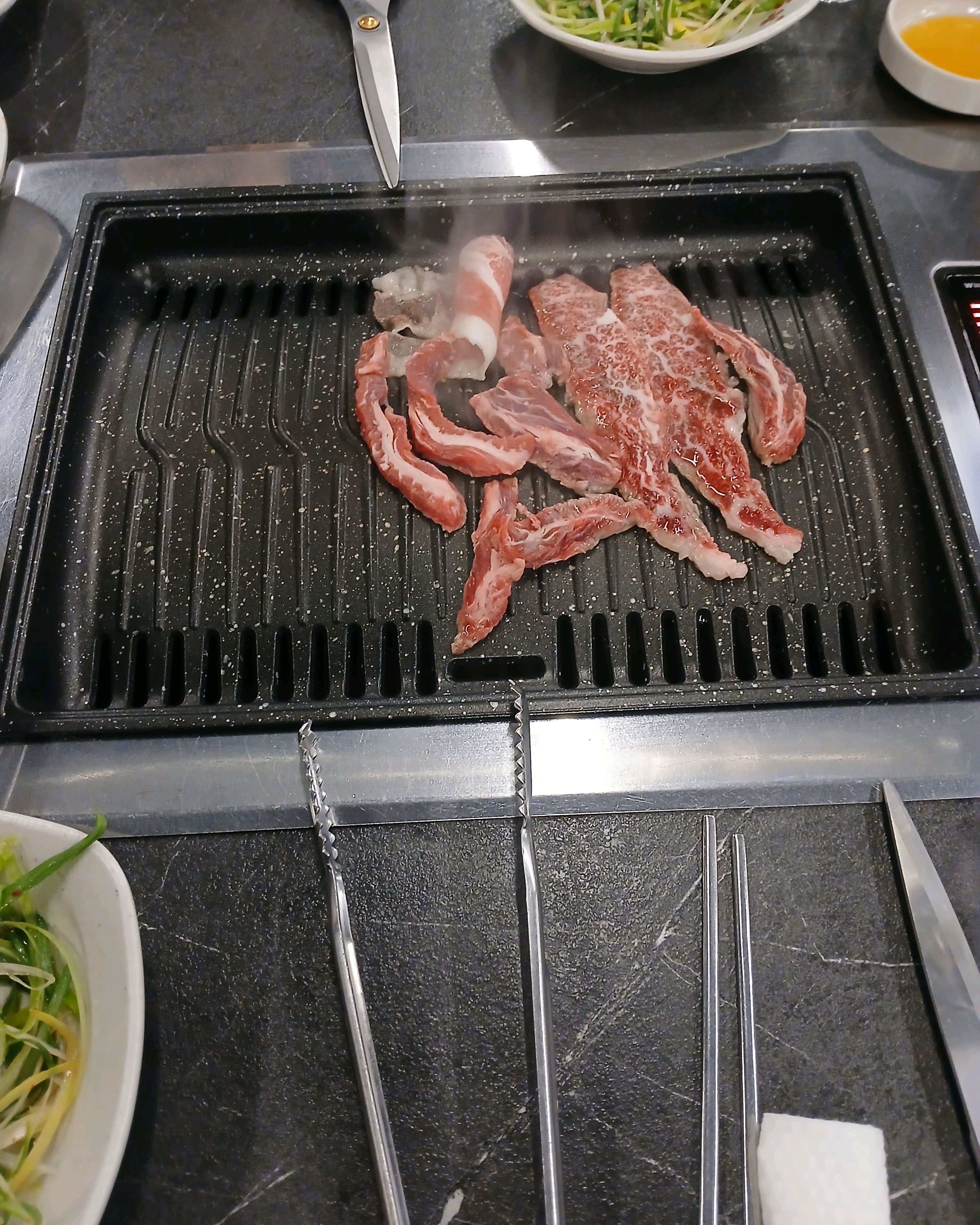 테이블에 놓인 반찬