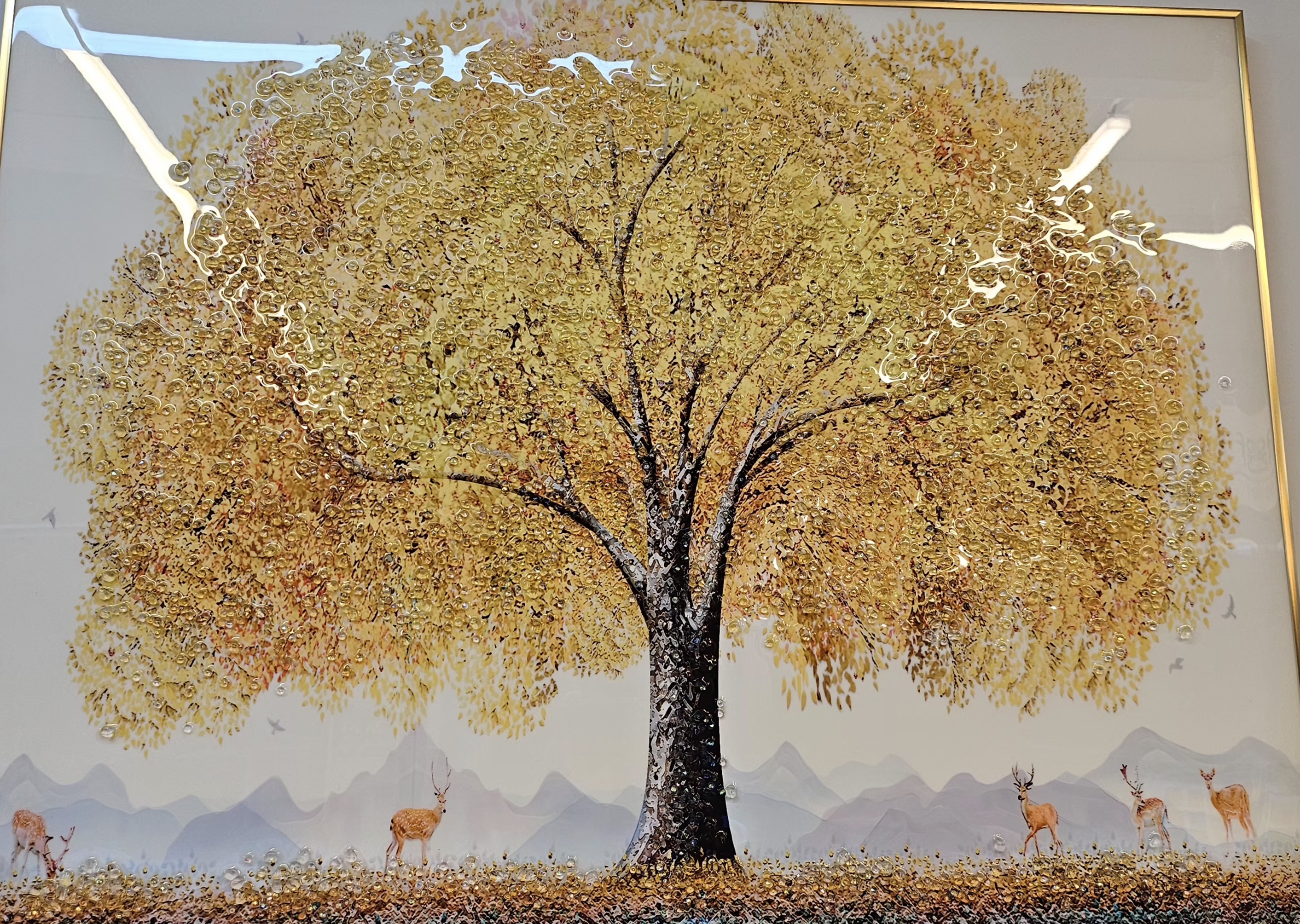 국물에 띄워진 부추와 고기 조각들