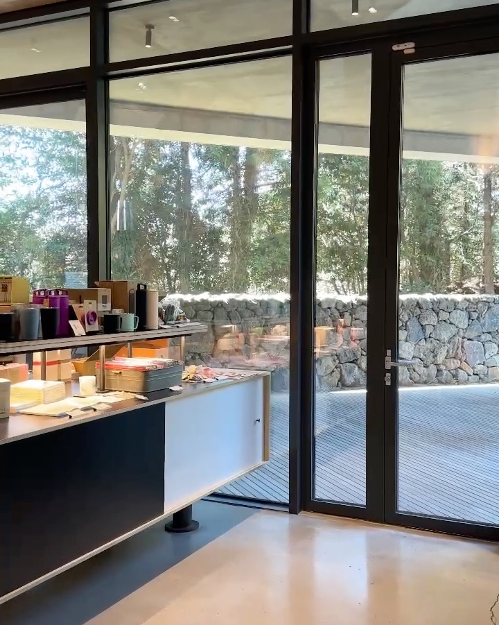 테라로사 제주 카운터 및 진열대