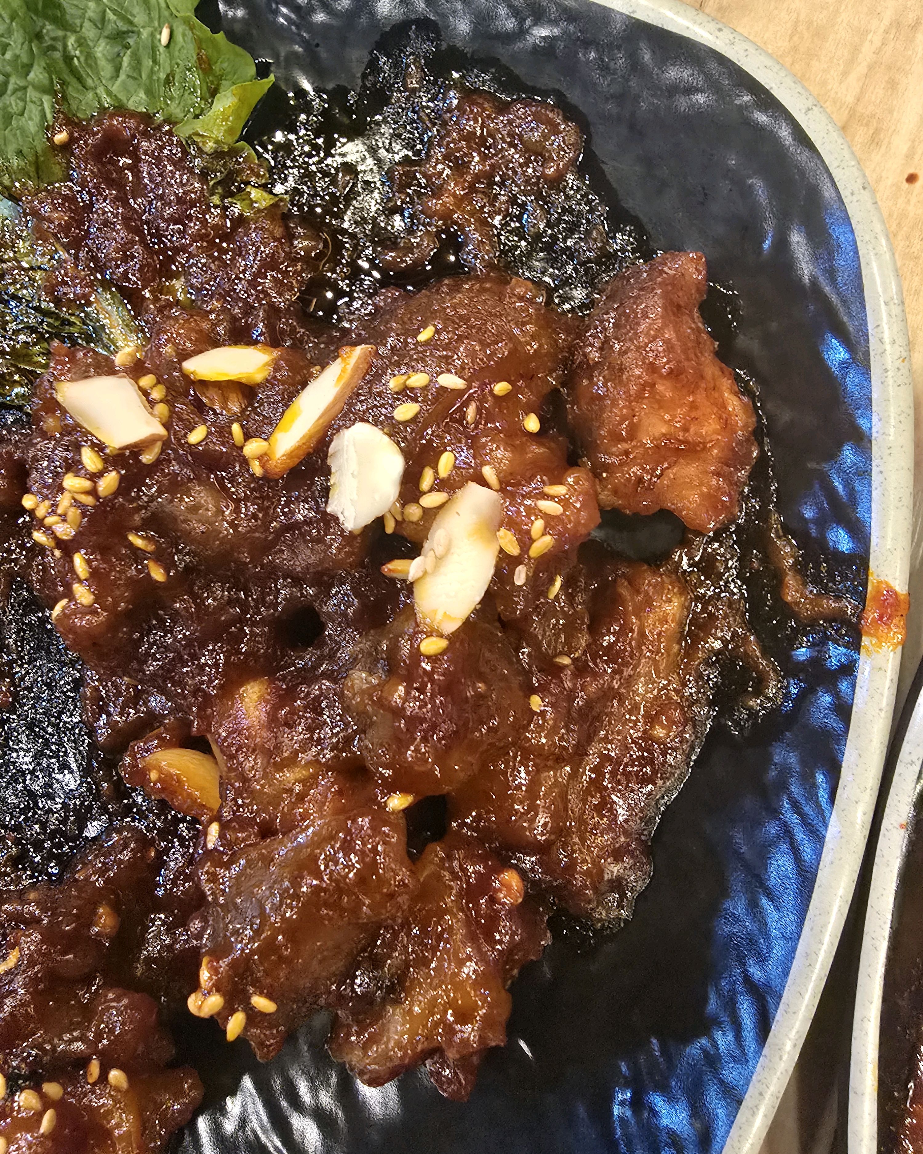 Spicy braised pork trotters