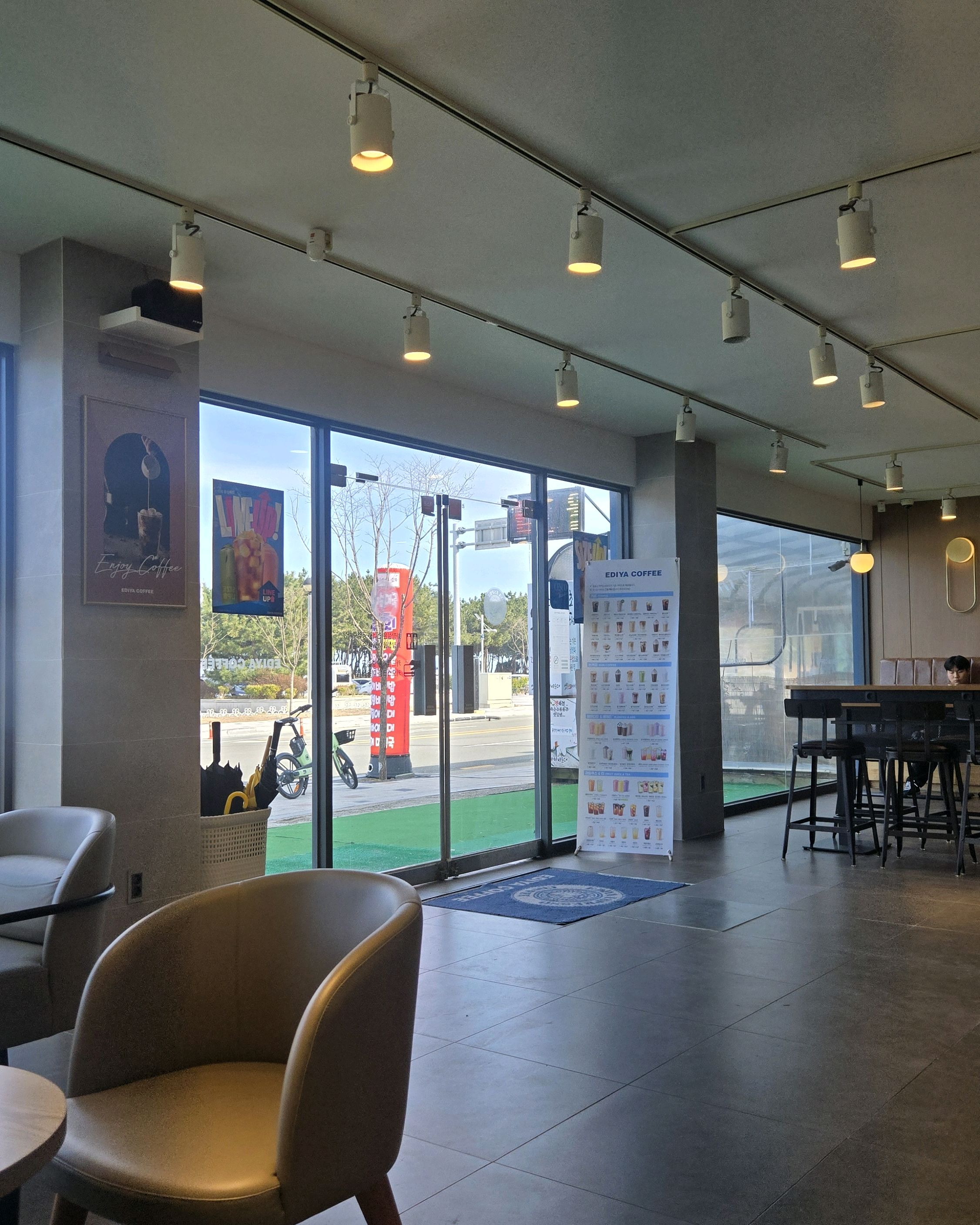 이디야커피 속초해수욕장점 (Ediya Coffee Sokcho Beach Branch) 4