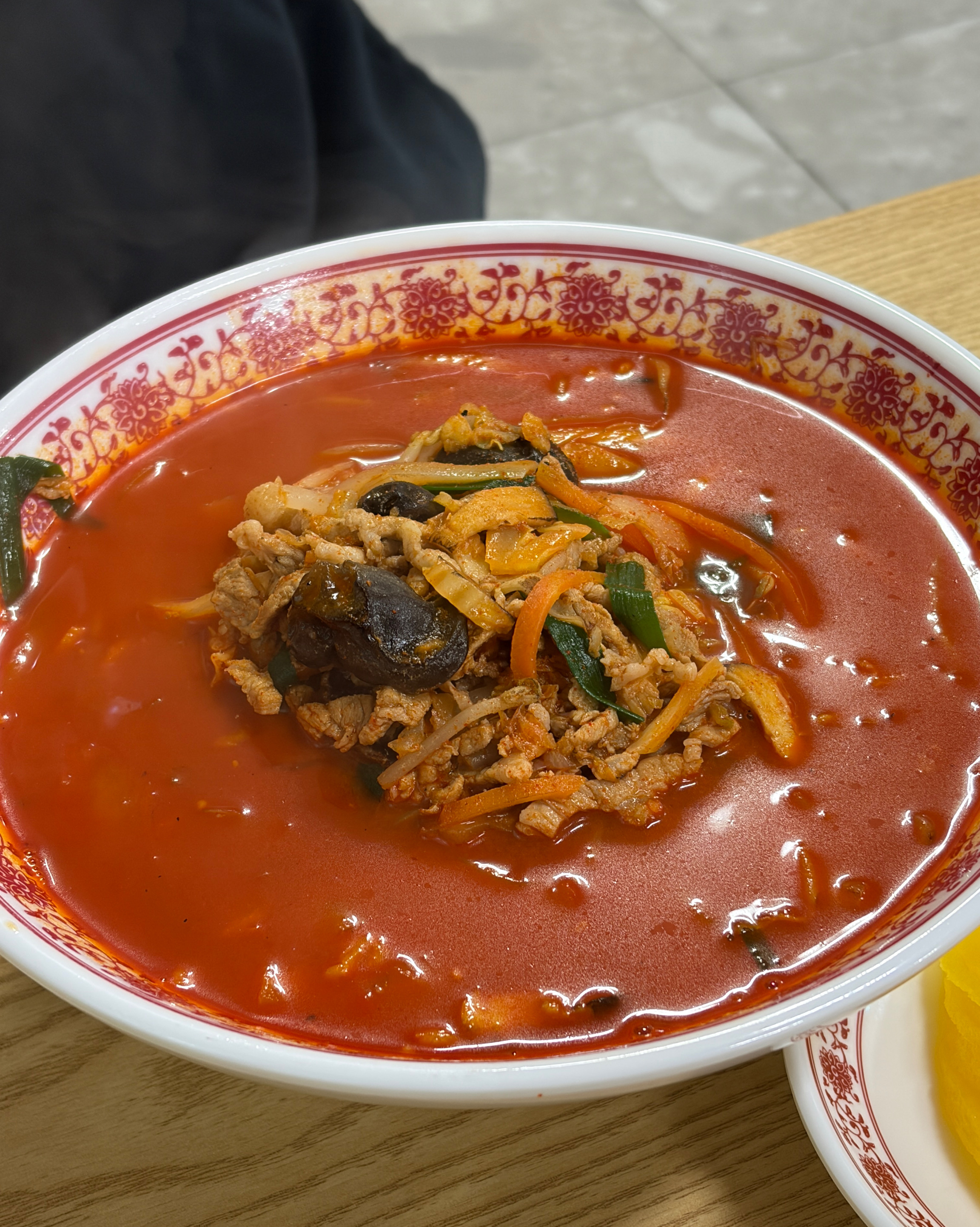 바삭한 탕수육과 소스