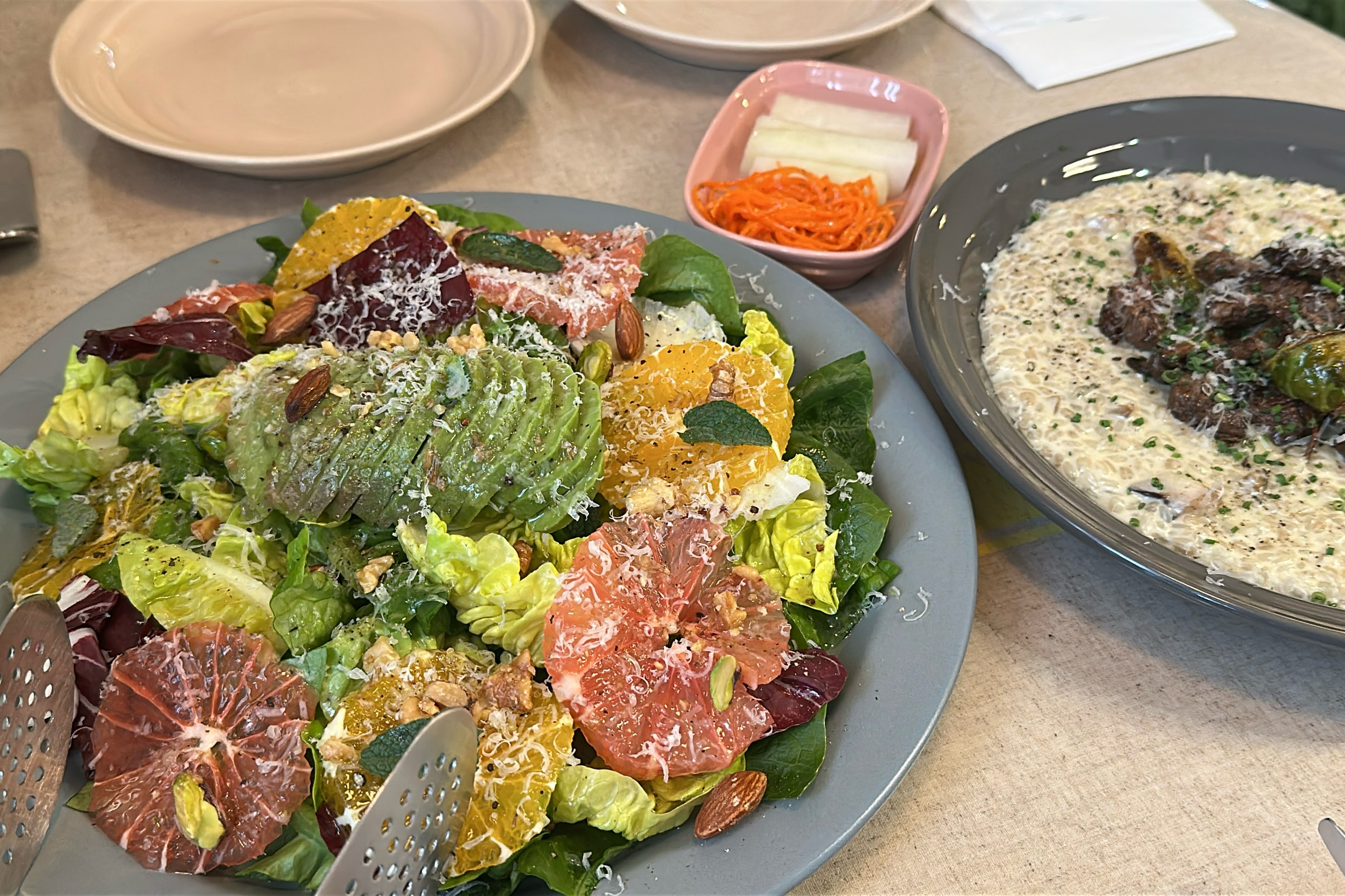 파스타와 샐러드, 와인