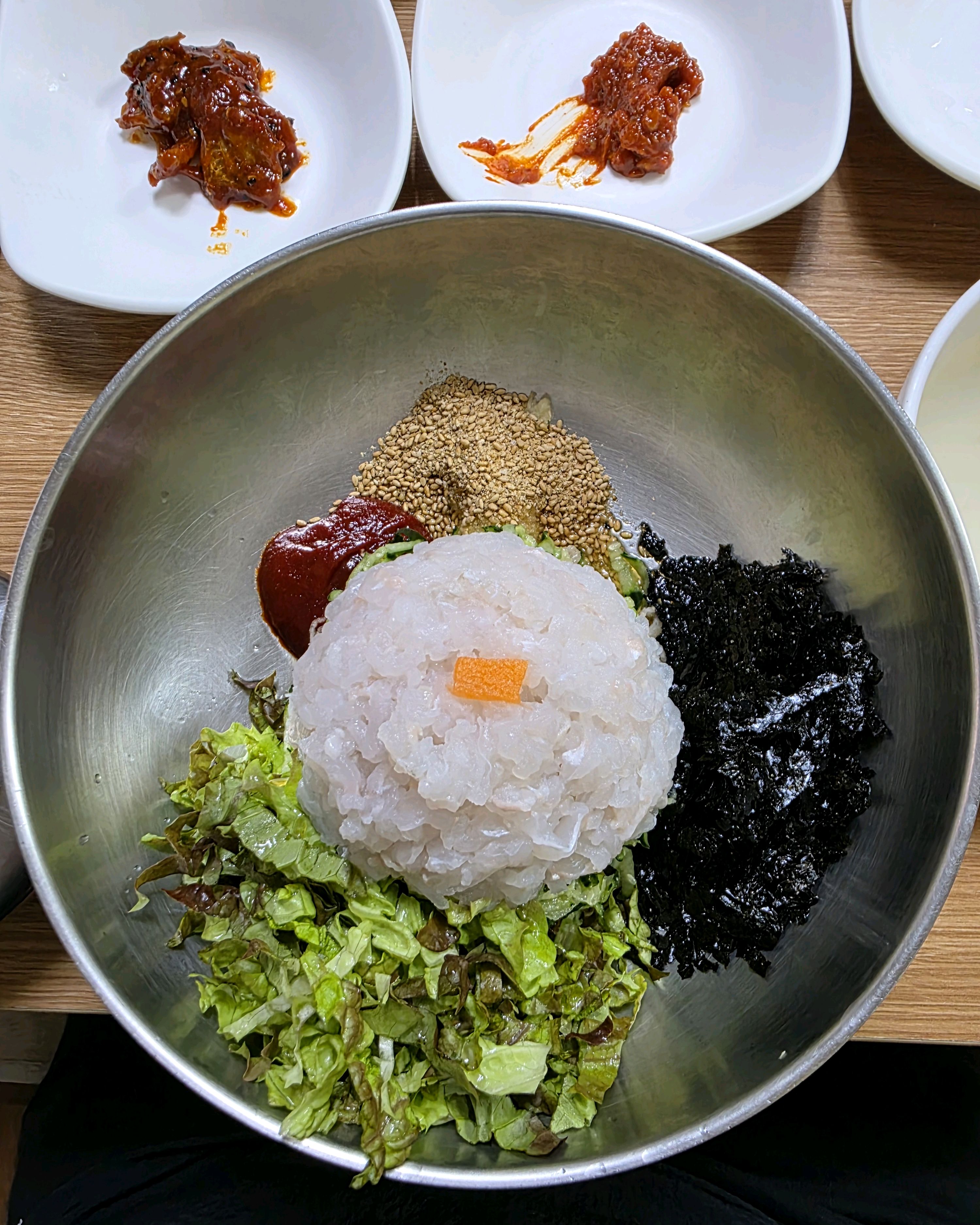 준비된 물회 재료들의 상세 모습